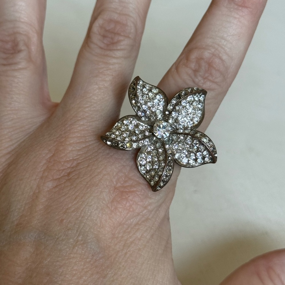 Retro Silver Star/Floral Ring